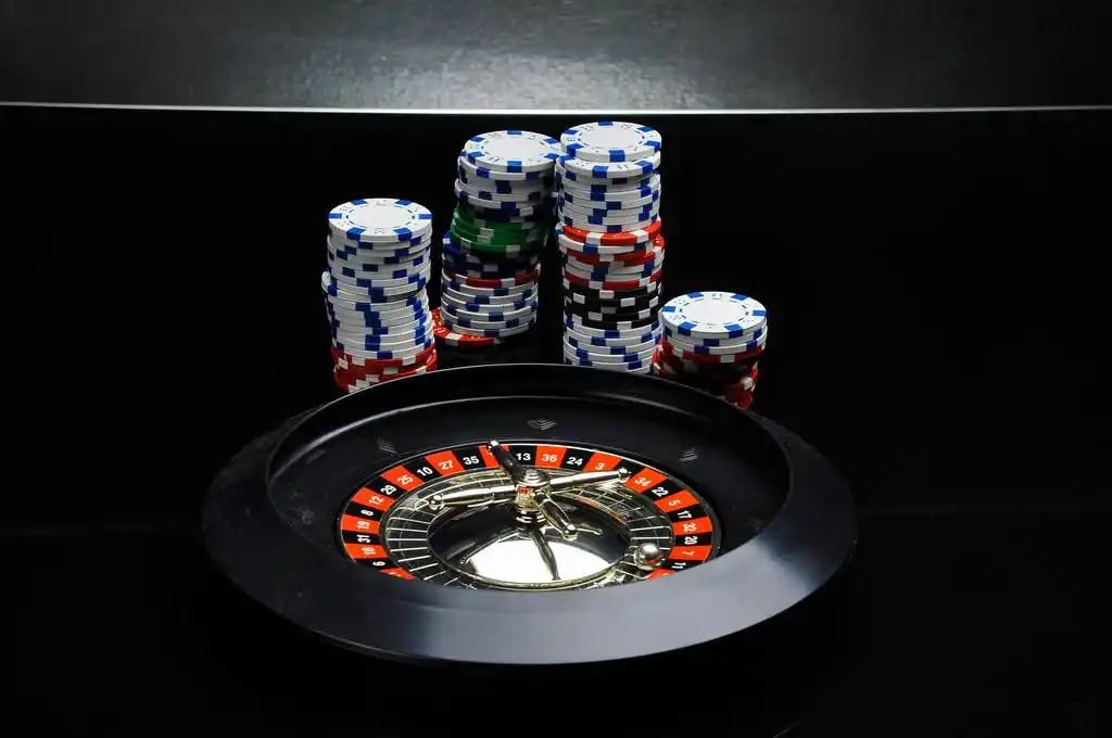 bet711 Regístrate y explora mesas en vivo, slots y deportes en un solo lugar